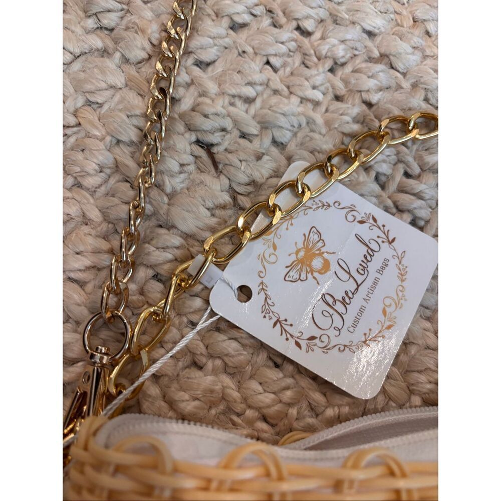 NWT BeeLoved Artisan Wicker Coastal Clutch Crossbody Bag w/ Tassel Charm - Picture 5 of 8